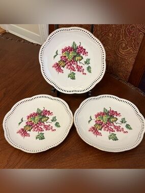 3 Vintage Schumann Arzberg Germany #76 Porcelain Reticulated Berries Plates